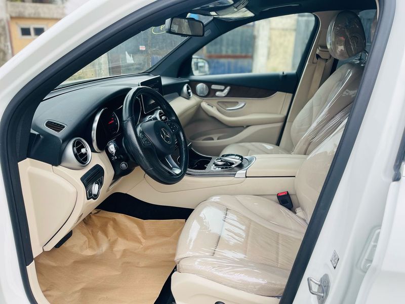 Thumbnail 3 of 2018 MERCEDES-BENZ GLC-Class 4matic